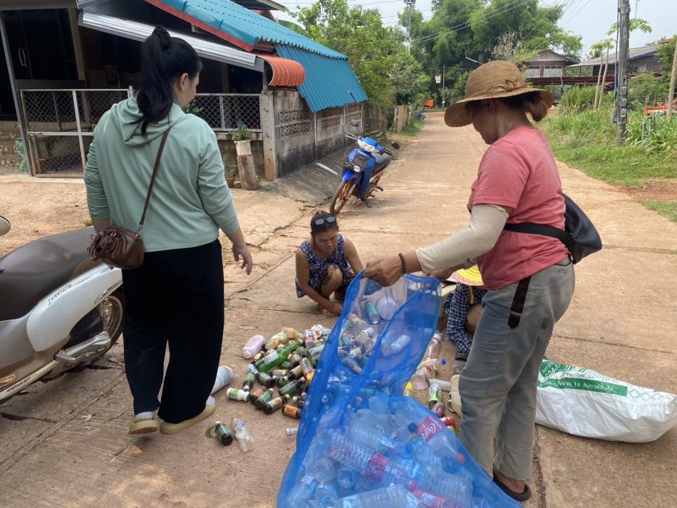 กิจกรรม MOI Waste Bank Week มหาดไทยปักธงประกาศความสำเร็จ 1 องค์กรปกครองส่วนท้องถิ่น 1 ธนาคารขยะ